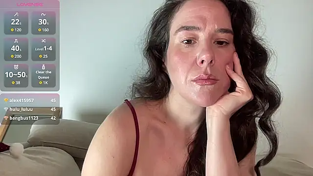 MilkyHoneyLullabies's cam snapshot