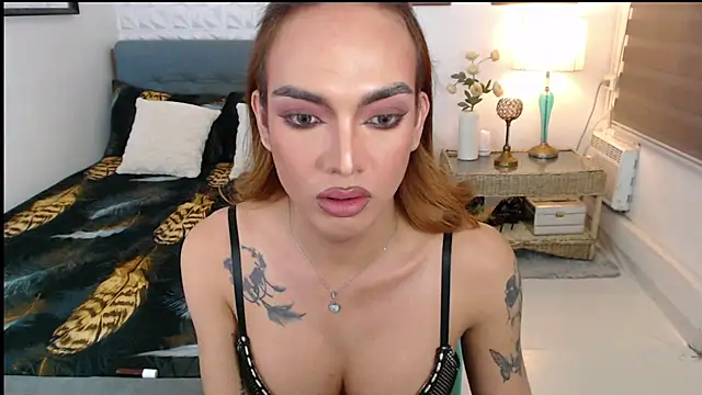 AikoFlamia live sex cam