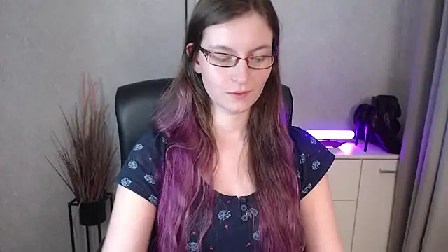 emmaxDelight's cam snapshot