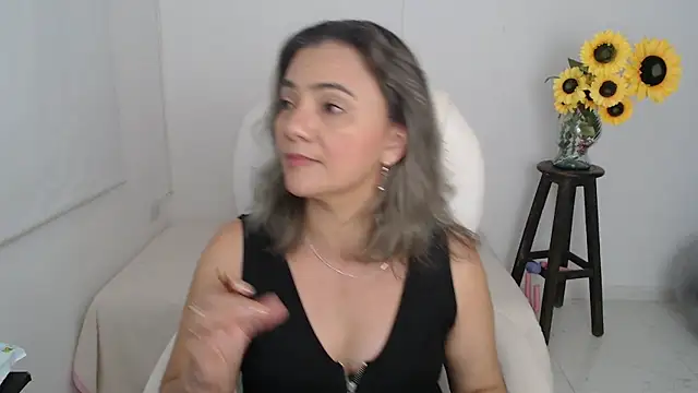 ana_milf live sex cam