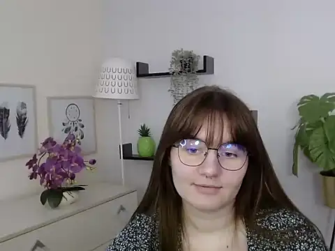 Julie_Diamond's cam snapshot