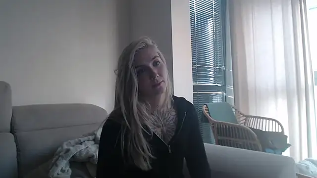 tattoobbgirl's cam snapshot