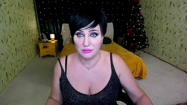 KiraTempt live sex cam