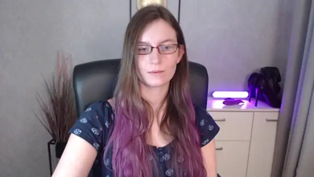 emmaxDelight's cam snapshot