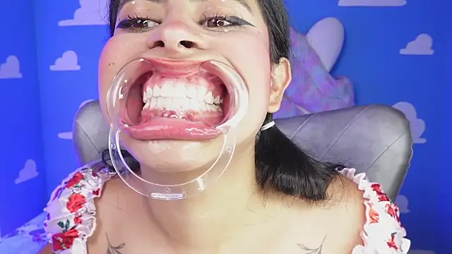 miss___anya's cam snapshot