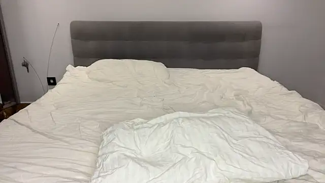 Embersweetbunny's cam snapshot