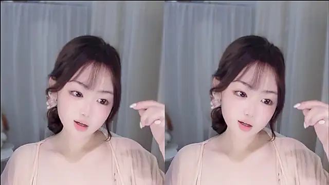 YUANYUAN-A live sex cam