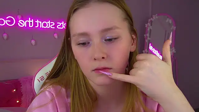 AgataFoxley's cam snapshot