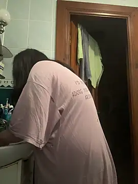 Naughtbaby_2025's cam snapshot