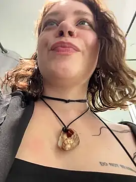 lucy-joy's cam snapshot