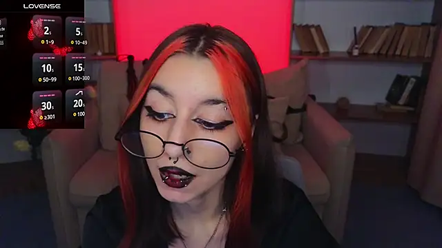 Mistress__Marcelline's cam snapshot