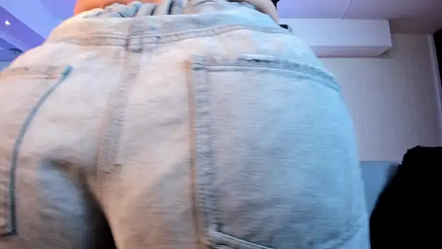 violet_scott's cam snapshot