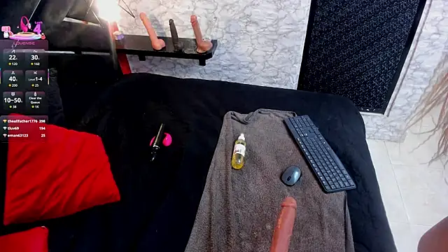 IVISBOUNCYASS's cam snapshot