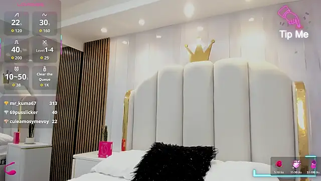 emily_addams_'s cam snapshot