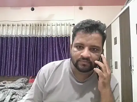 dhruv_love's cam snapshot