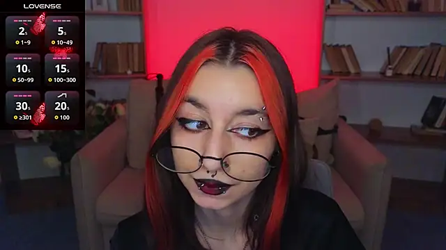 Mistress__Marcelline's cam snapshot