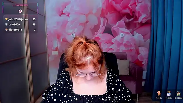 AngelinaLow's cam snapshot