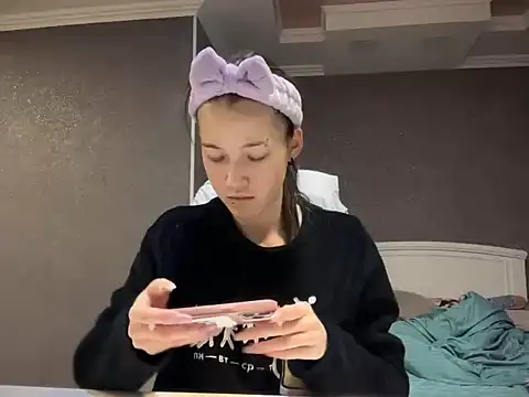 lilXdomii live sex cam