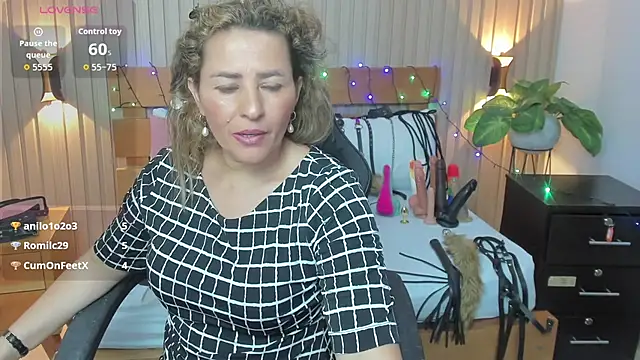 luciana_ballesteros_'s cam snapshot