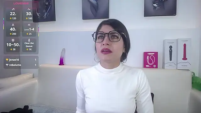 Harmony_Hills live sex cam