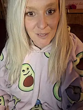 Bouncy-Bella28X live sex cam