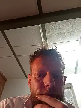 Kw8585kw's cam snapshot