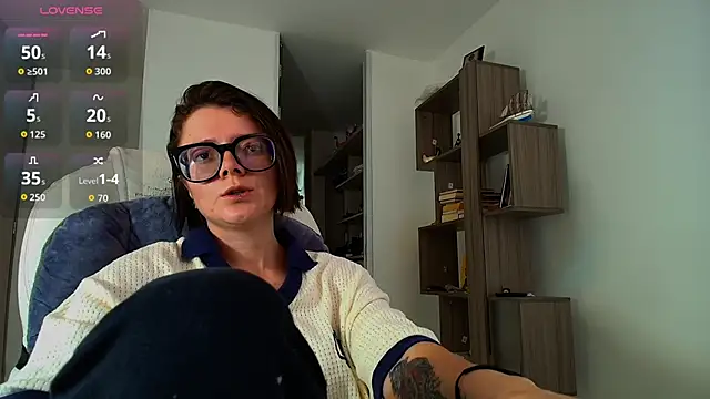 Hannah______'s cam snapshot