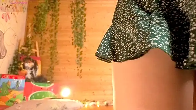 emiliyafox_'s cam snapshot