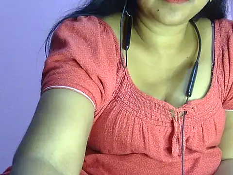 Pooja-suman's cam snapshot