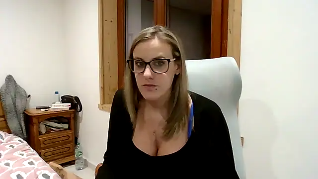 Madame_Callie's cam snapshot