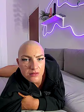 PaulinaSchubert1 live sex cam