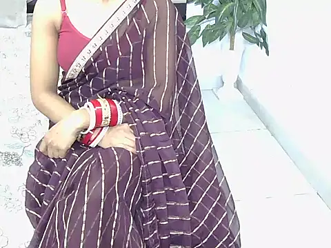 Lovelyy-couple's cam snapshot