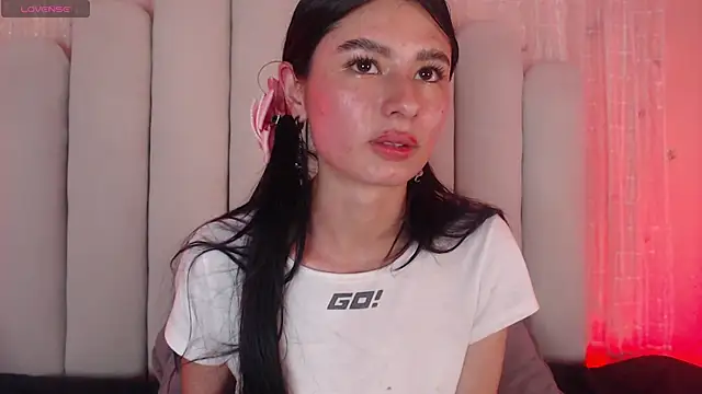 SweetRenata_'s cam snapshot