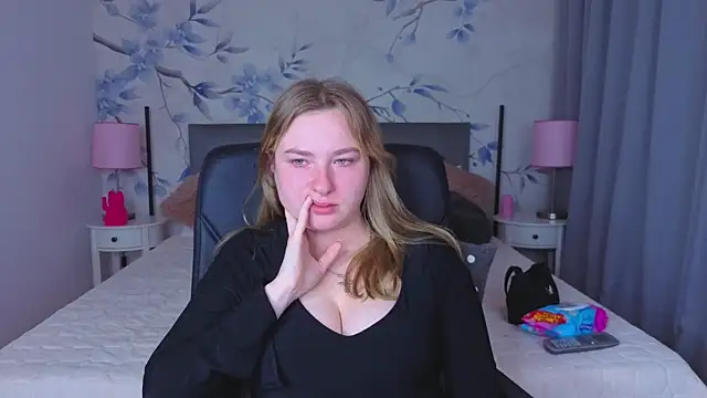 Sweetie_kitty1's cam snapshot