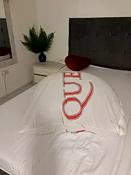 charrlote_love's cam snapshot