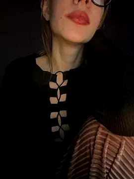 alena_art_me's cam snapshot