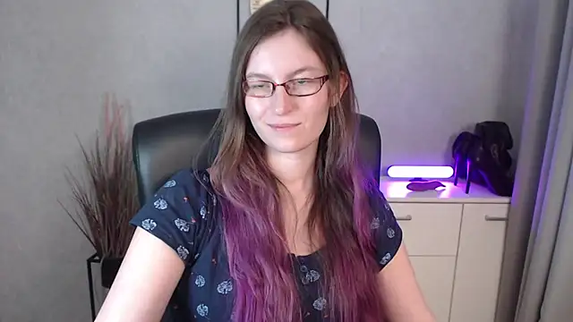 emmaxDelight's cam snapshot