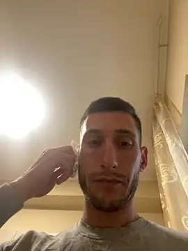 Gionnytav live sex cam