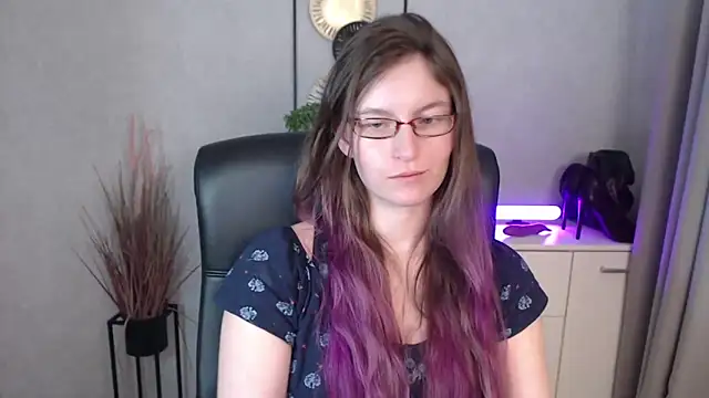 emmaxDelight's cam snapshot