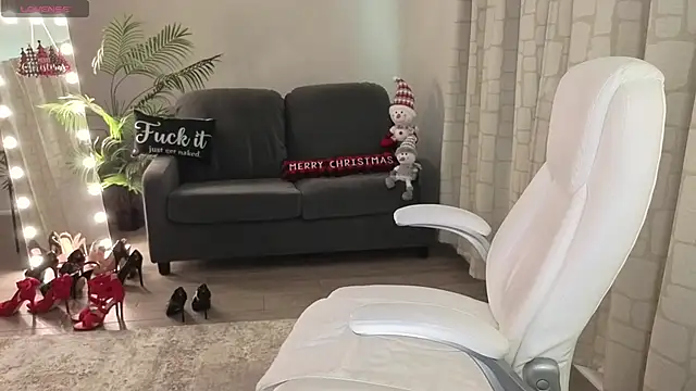 YourMarthaMayer's cam snapshot