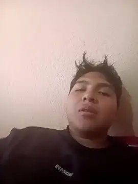 LoganFinds live sex cam