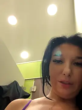 Tisha_Busty live sex cam