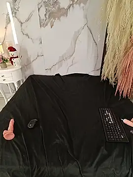 hilarythomsom's cam snapshot