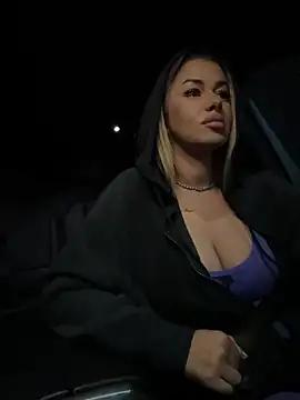 KirstieVegas live sex cam