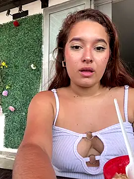 Emily_Jonness_'s cam snapshot