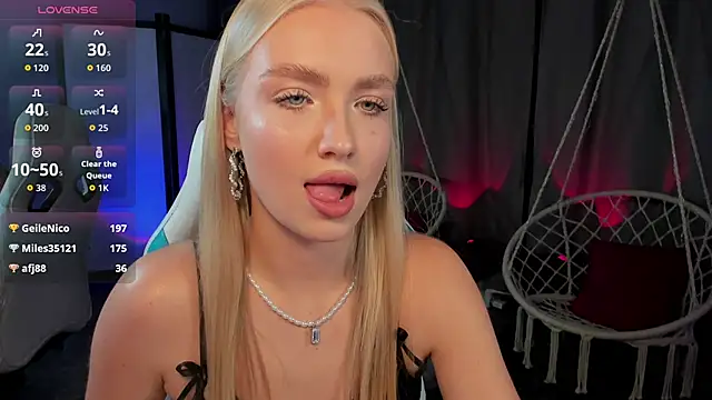 TessaGrays's cam snapshot