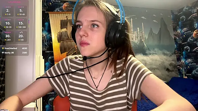 Elira_Breeze's cam snapshot