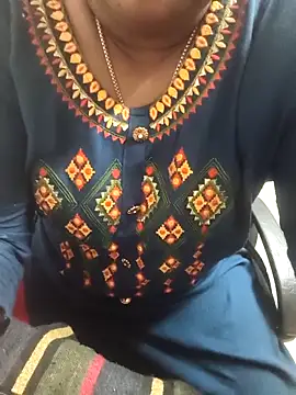 Tamil-riya live sex cam