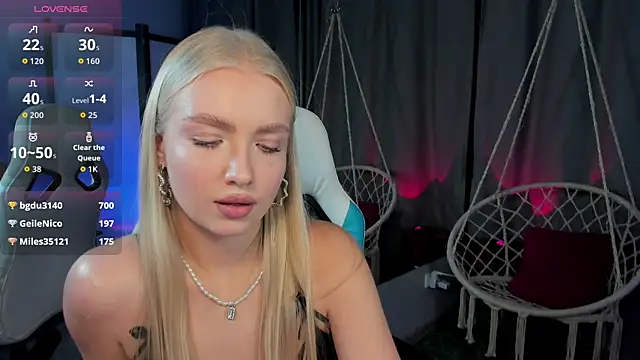 TessaGrays's cam snapshot