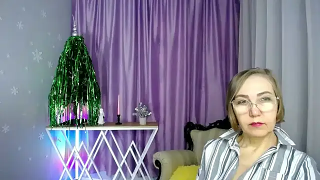 queen_a_n_i's cam snapshot